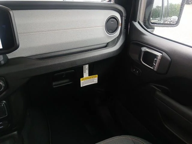 New 2026 Black Clear-Coat Exterior Paint Jeep Sport S image 29