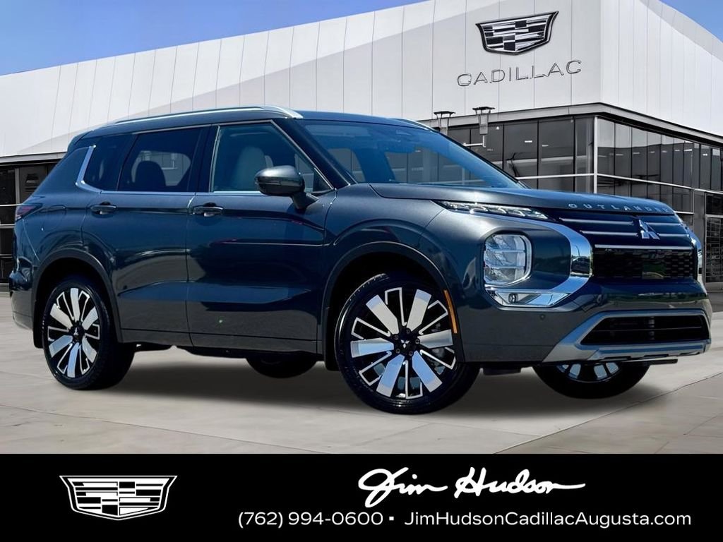 2025 Mitsubishi Outlander SEL 2WD's photo
