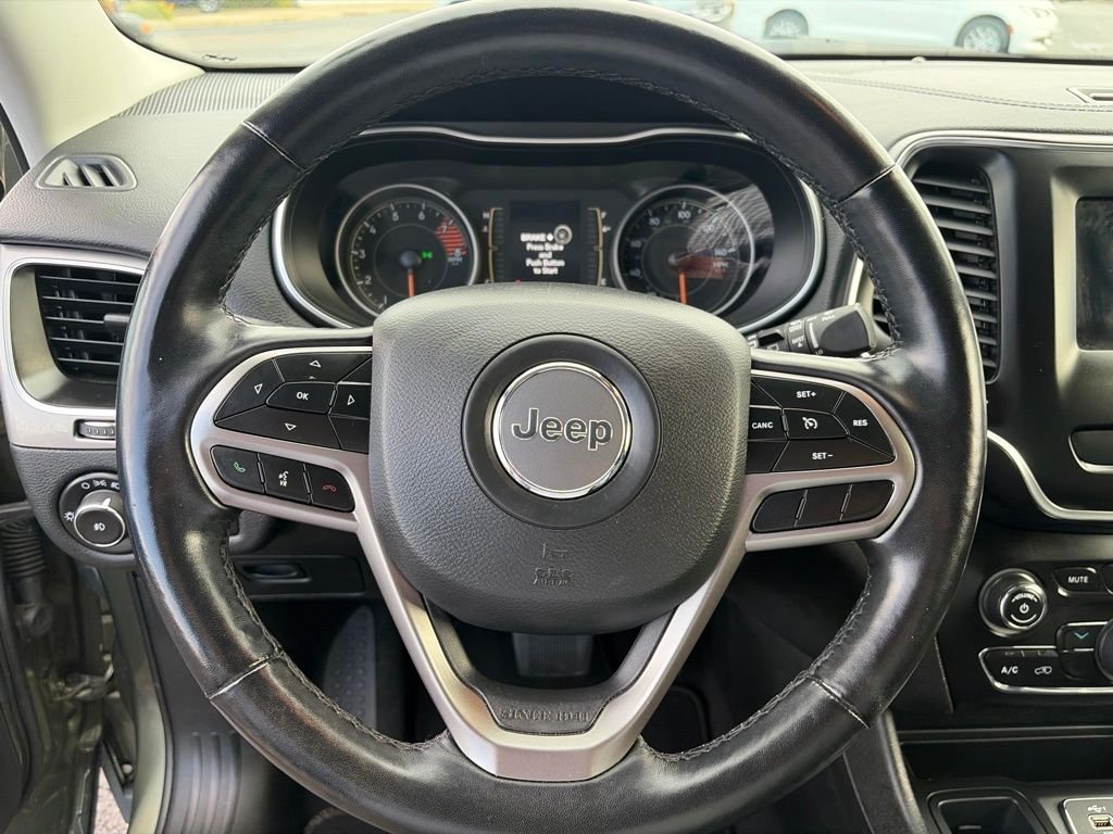 Used 2021 Green Jeep Latitude Lux image 22