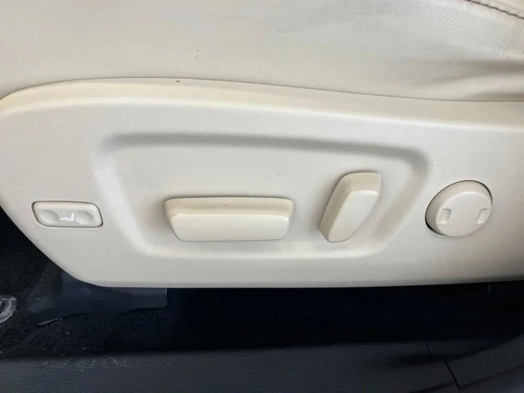 Used 2019 Red Toyota XLE image 24