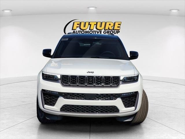 New 2026 Bright White Clear-Coat Exterior Paint Jeep Summit image 3