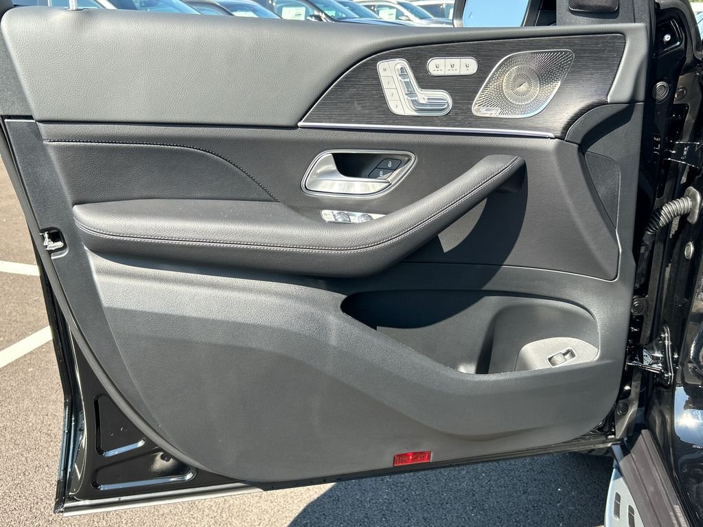 New 2026 Black Mercedes-Benz GLS 450 image 10