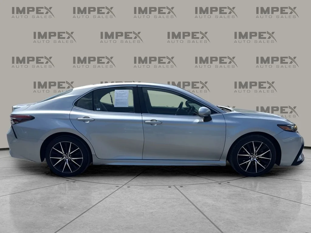 Used 2022 Silver Toyota SE image 6