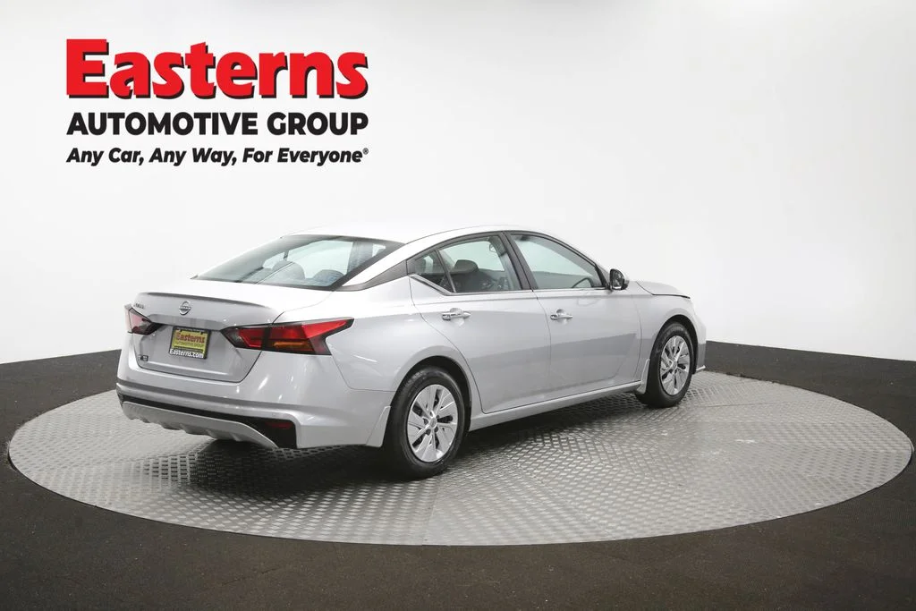 Used 2023 Silver Nissan 2.5 S image 39
