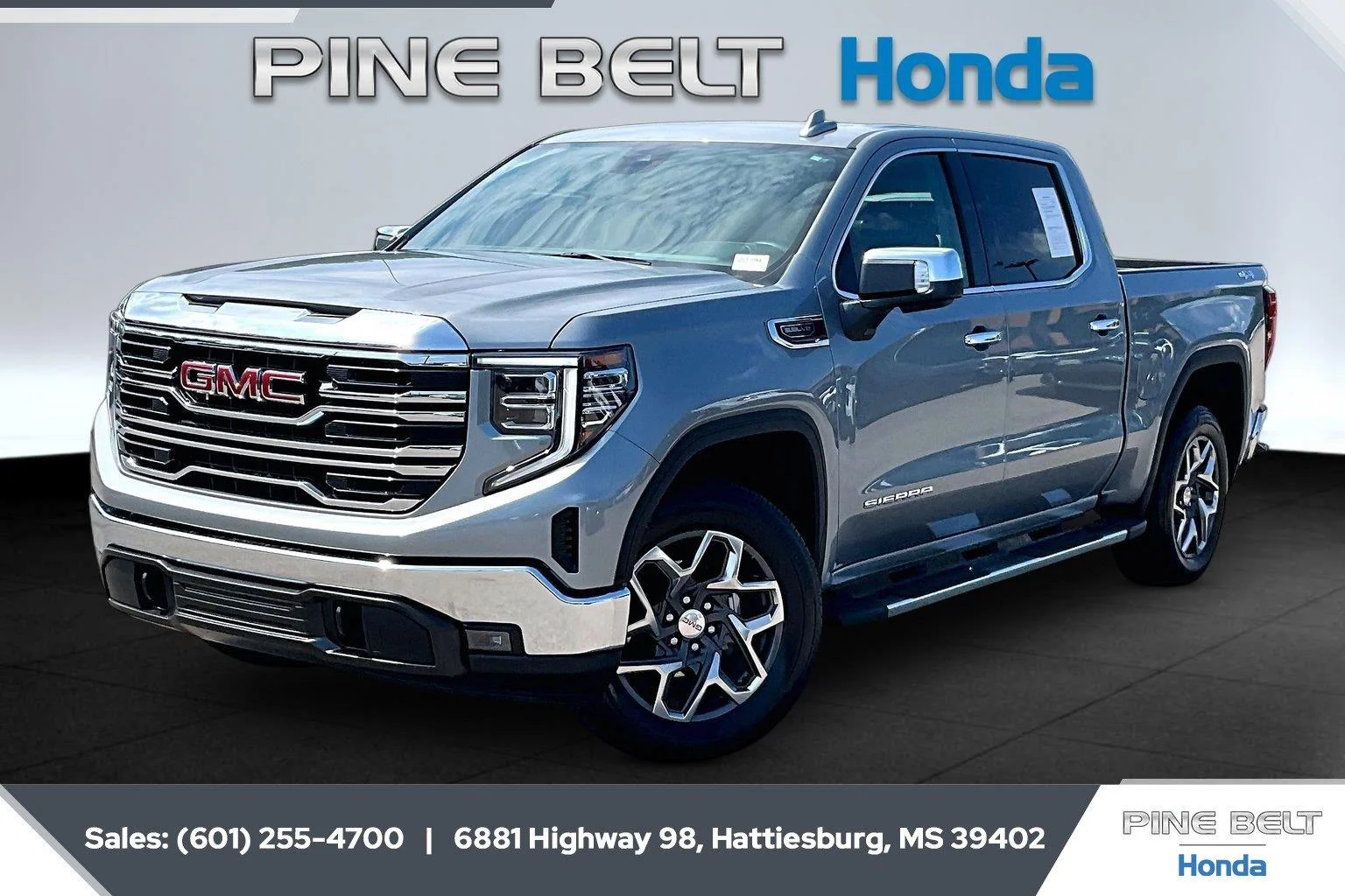 Used 2025 Sterling Metallic GMC SLT image 10