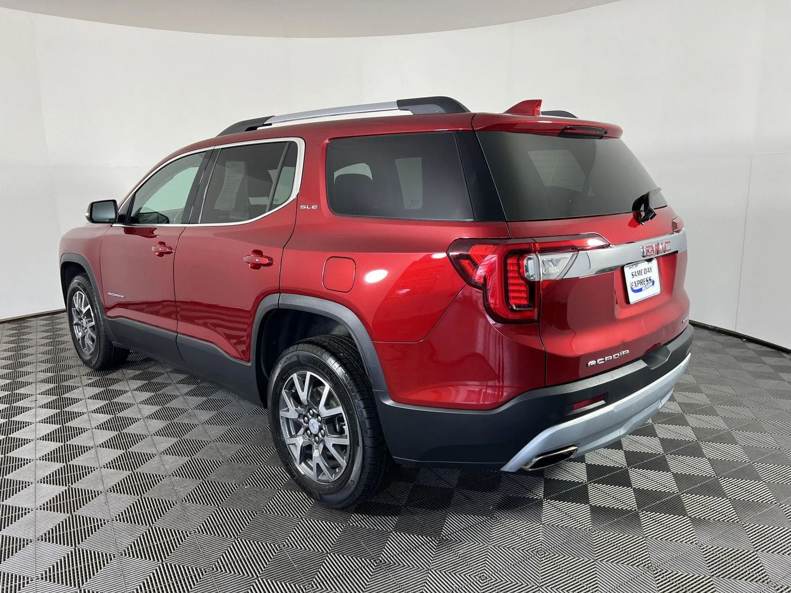Used 2023 Volcanic Red Tintcoat GMC SLE image 30