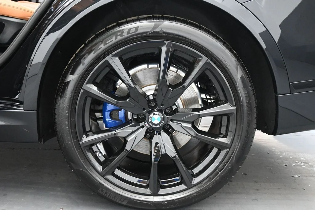 Used 2026 Black BMW xDrive40i image 23