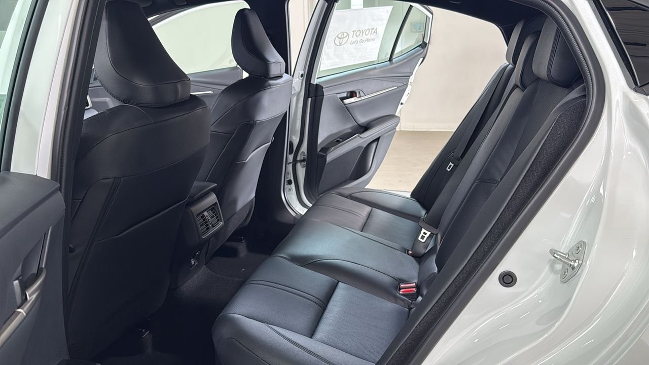 New 2026 Wind Chill Pearl <sup>1</sup> Toyota  XSE image 15