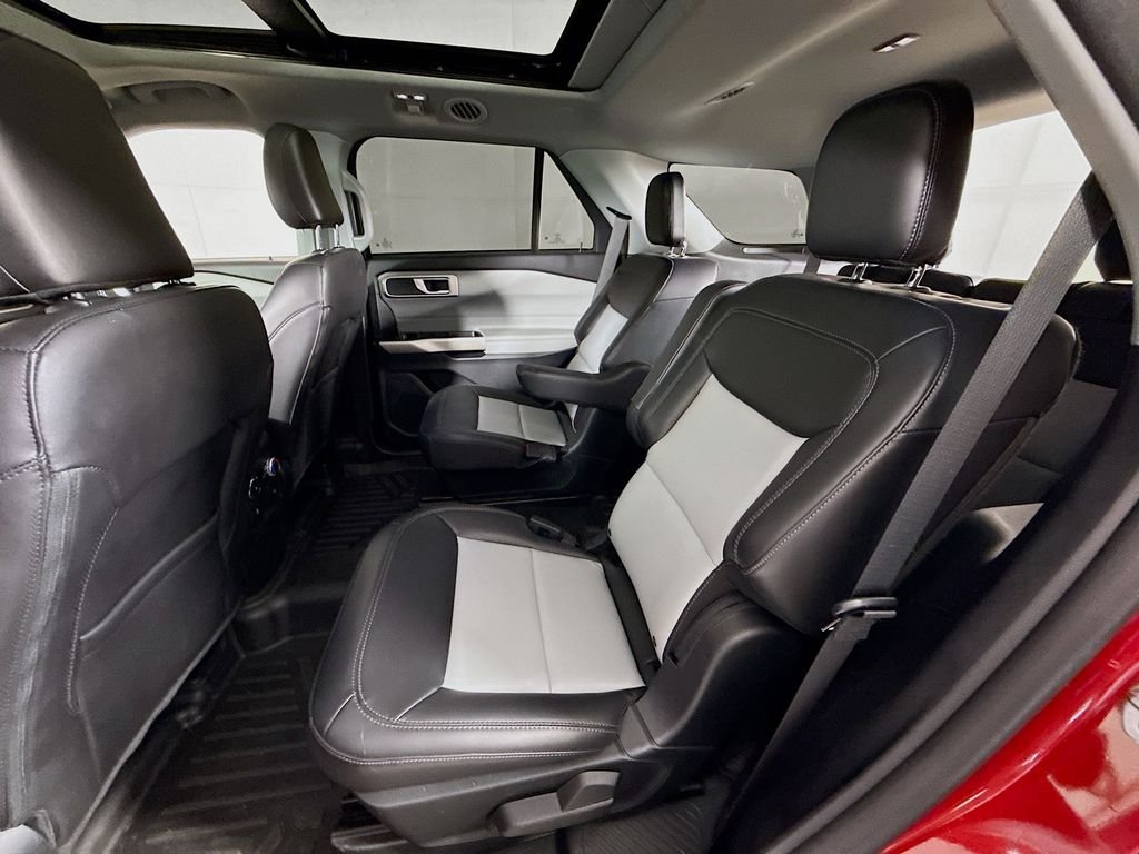 Used 2023 Rapid Red Metallic Tinted Clearcoat Ford XLT image 25