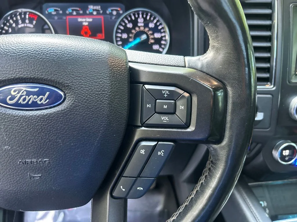 Used 2019  Ford Limited image 23