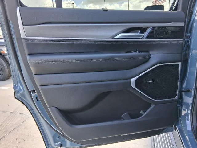 New 2026 Steel Blue Exterior Paint Jeep Limited Reserve image 20