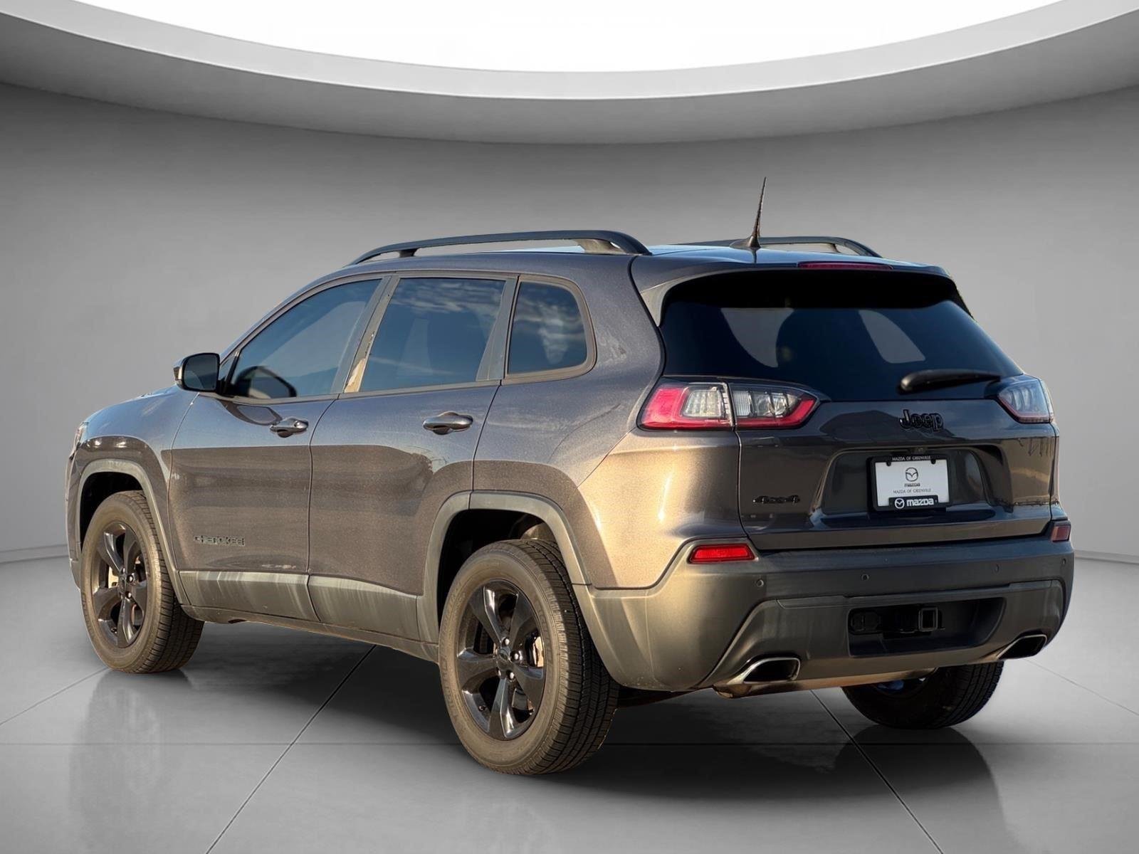 Used 2019 Sting-Gray Clearcoat Jeep Altitude image 3