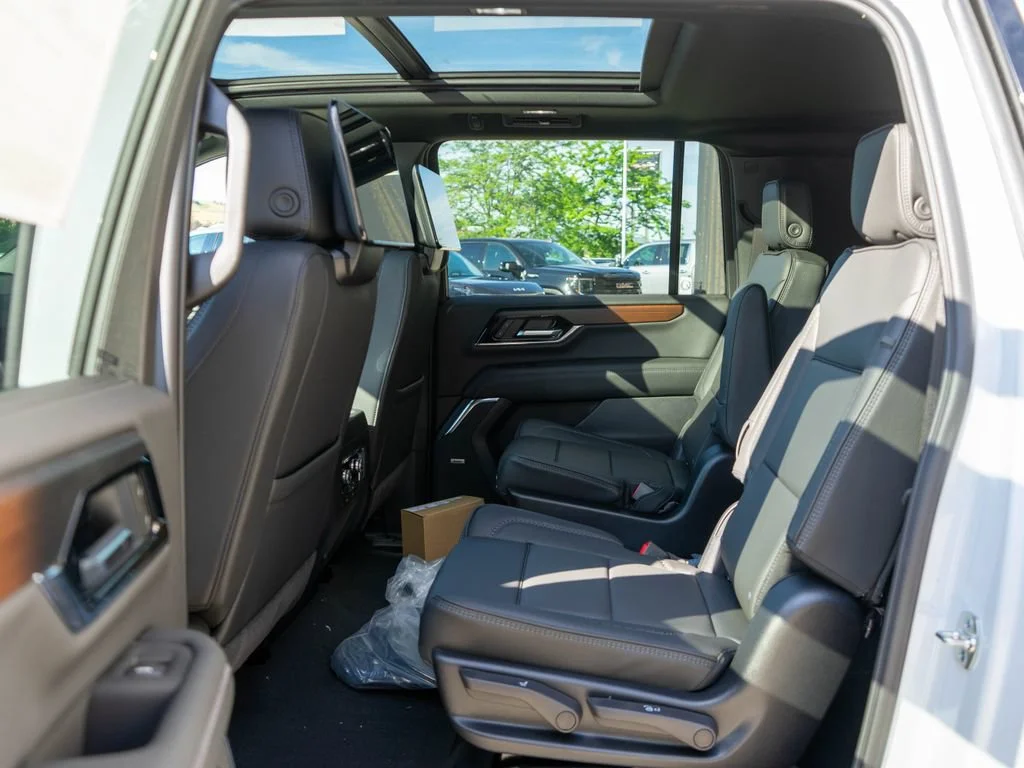 2026 GMC Yukon XL Denali - Photo 14