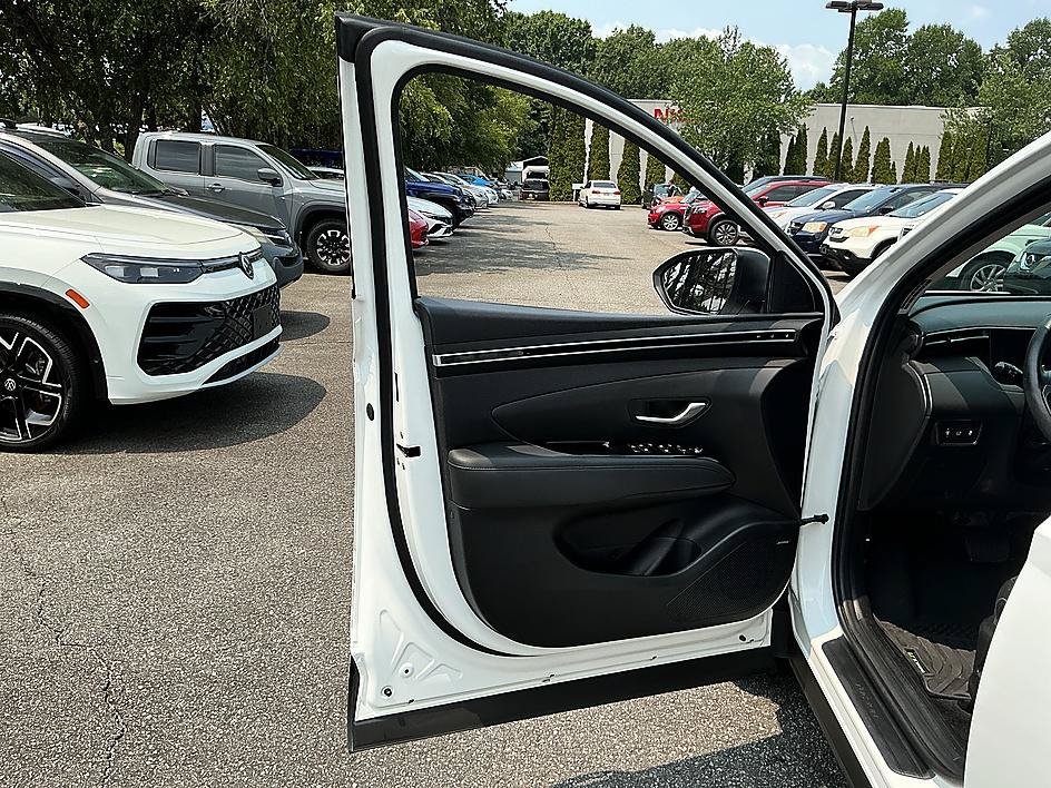 Used 2024 White Pearl Hyundai Limited image 11