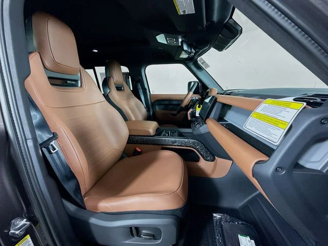 New 2026 Charente Grey Land Rover  OCTA image 30