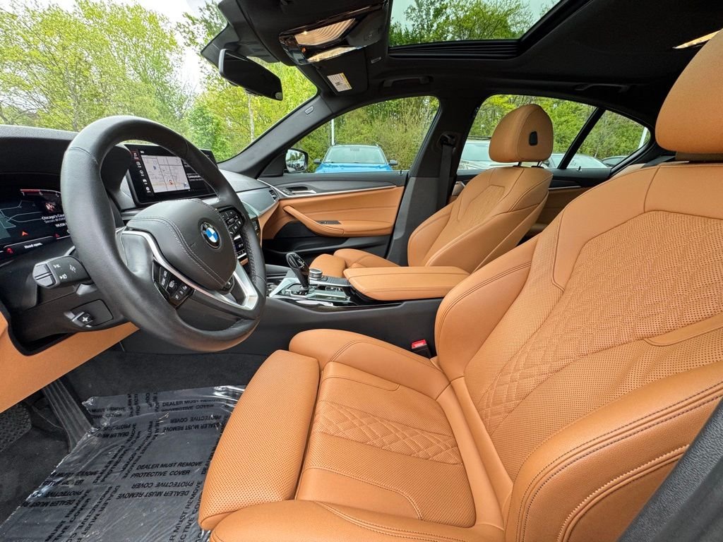 Used 2022 Black BMW 530i xDrive image 17