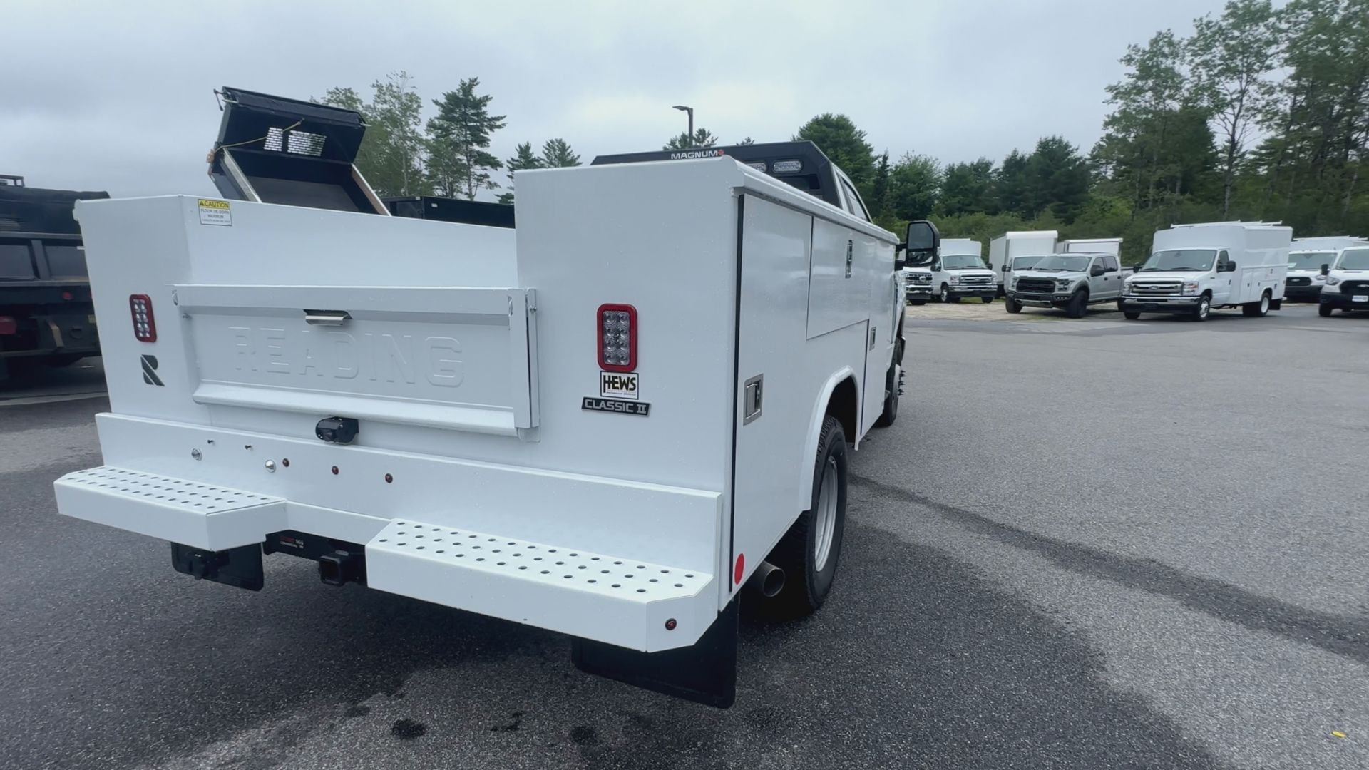 2025 Ford F-350 Super Duty Chassis Cab XL - Photo 21