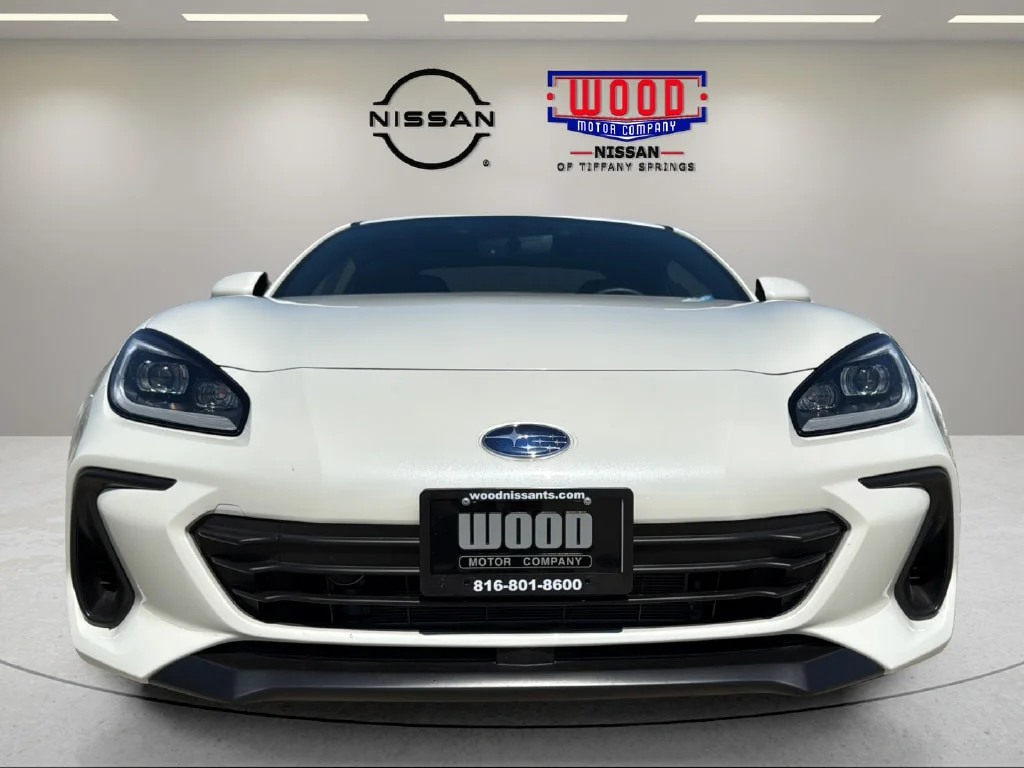 Used 2024 Crystal White Pearl Subaru Limited image 6