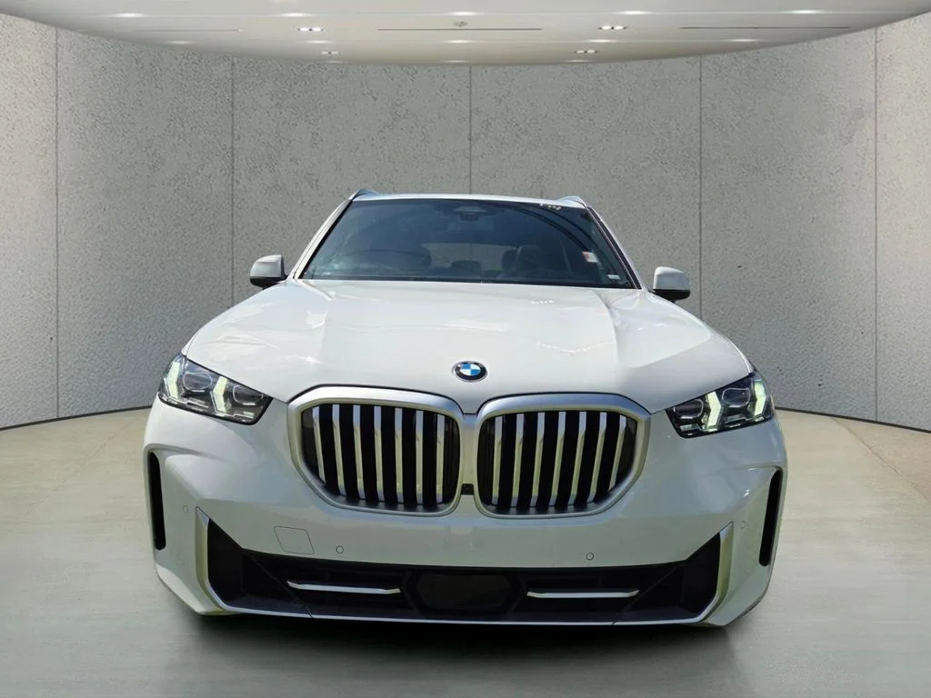Used 2026 White BMW xDrive40i image 8