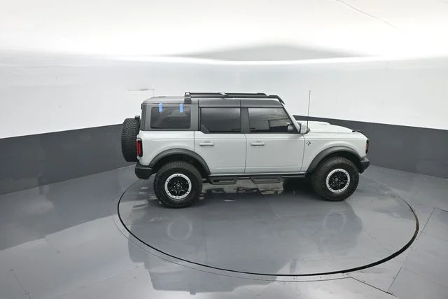 Used 2023 Cactus Green / Gray Ford Outer Banks image 31