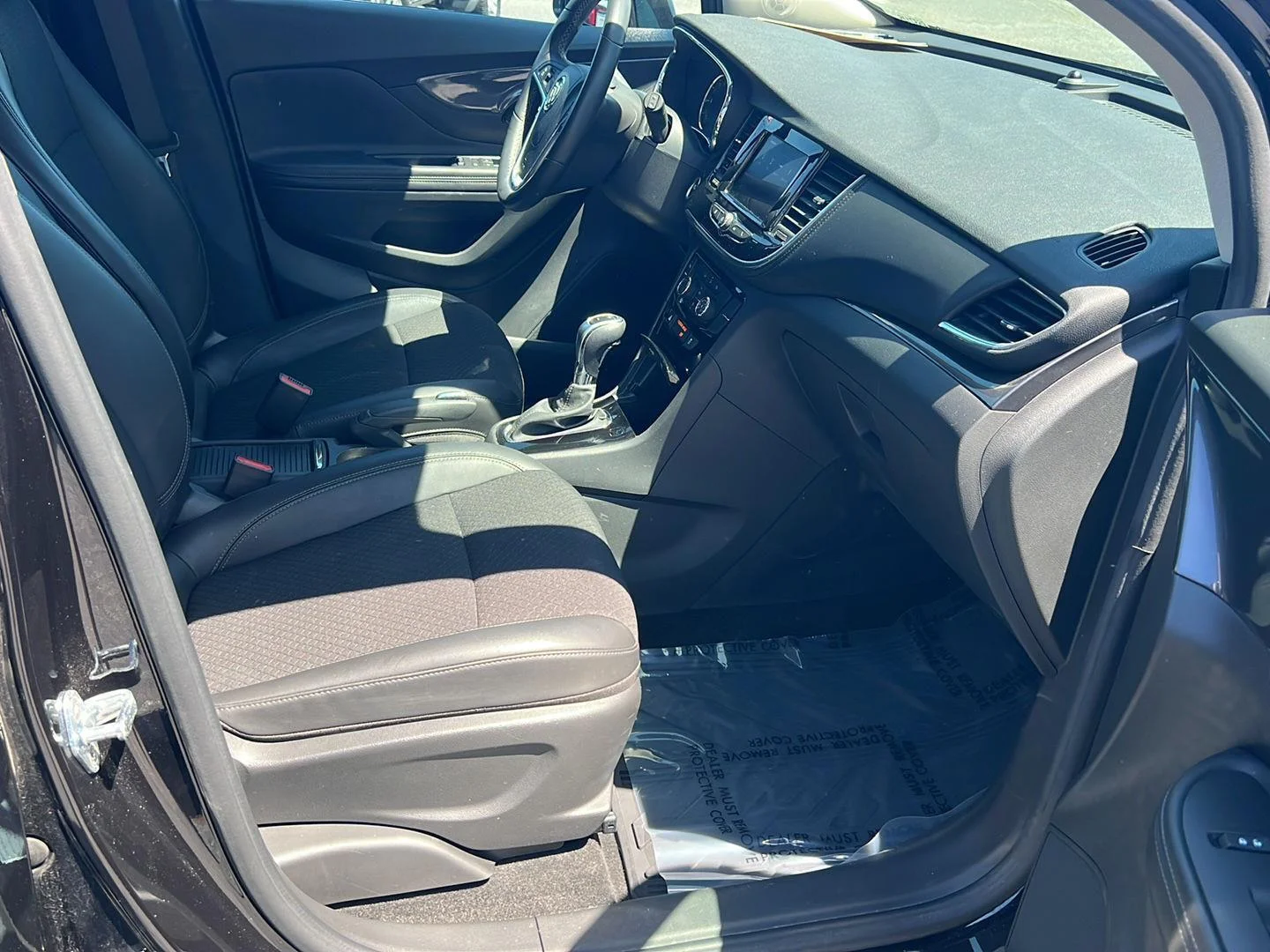Used 2022 Ebony Twilight Metallic Buick Preferred image 13