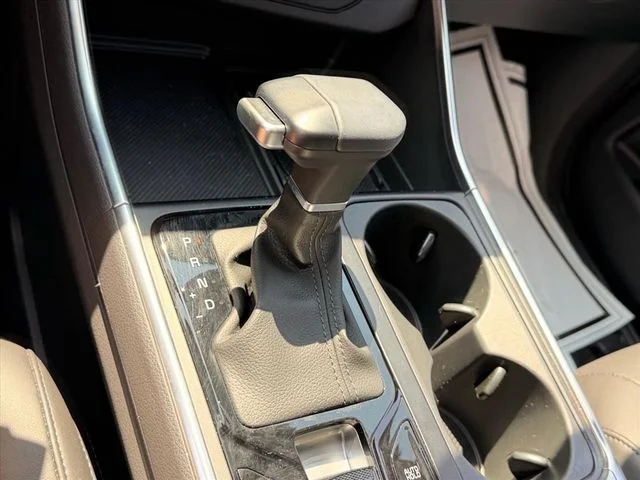 Used 2025 White Kia SX image 28