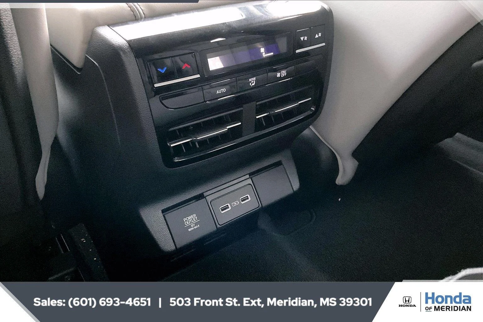 Used 2023 Lunar Silver Metallic Acura w/Tech image 25