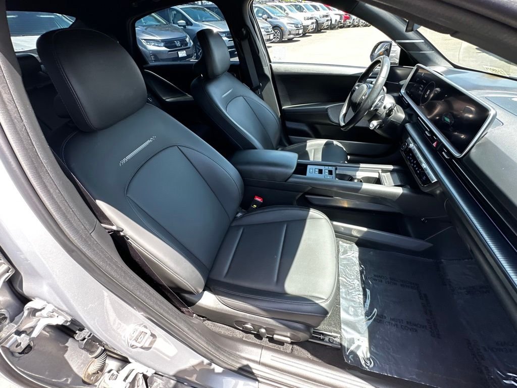Used 2023 Silver Hyundai Limited image 23