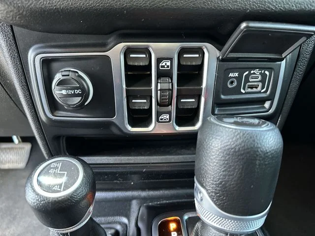 Used 2024 Gray Jeep Sport S image 17