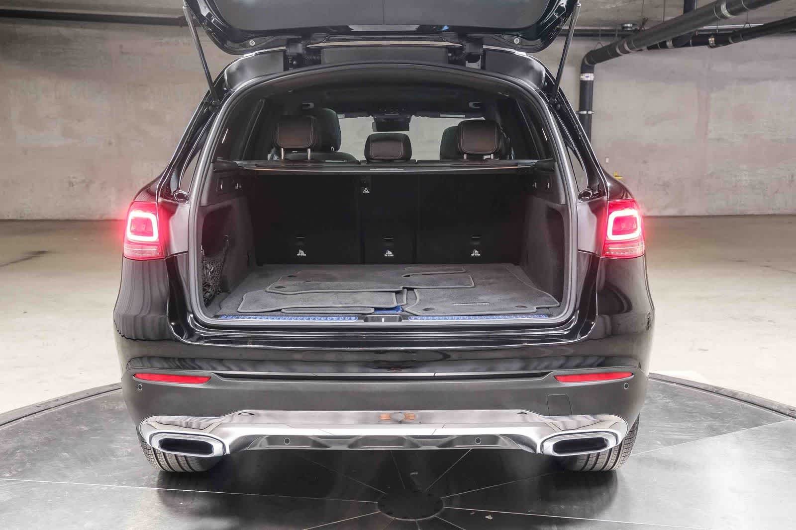 Certified Used 2022 Black Mercedes-Benz GLC 300 image 31