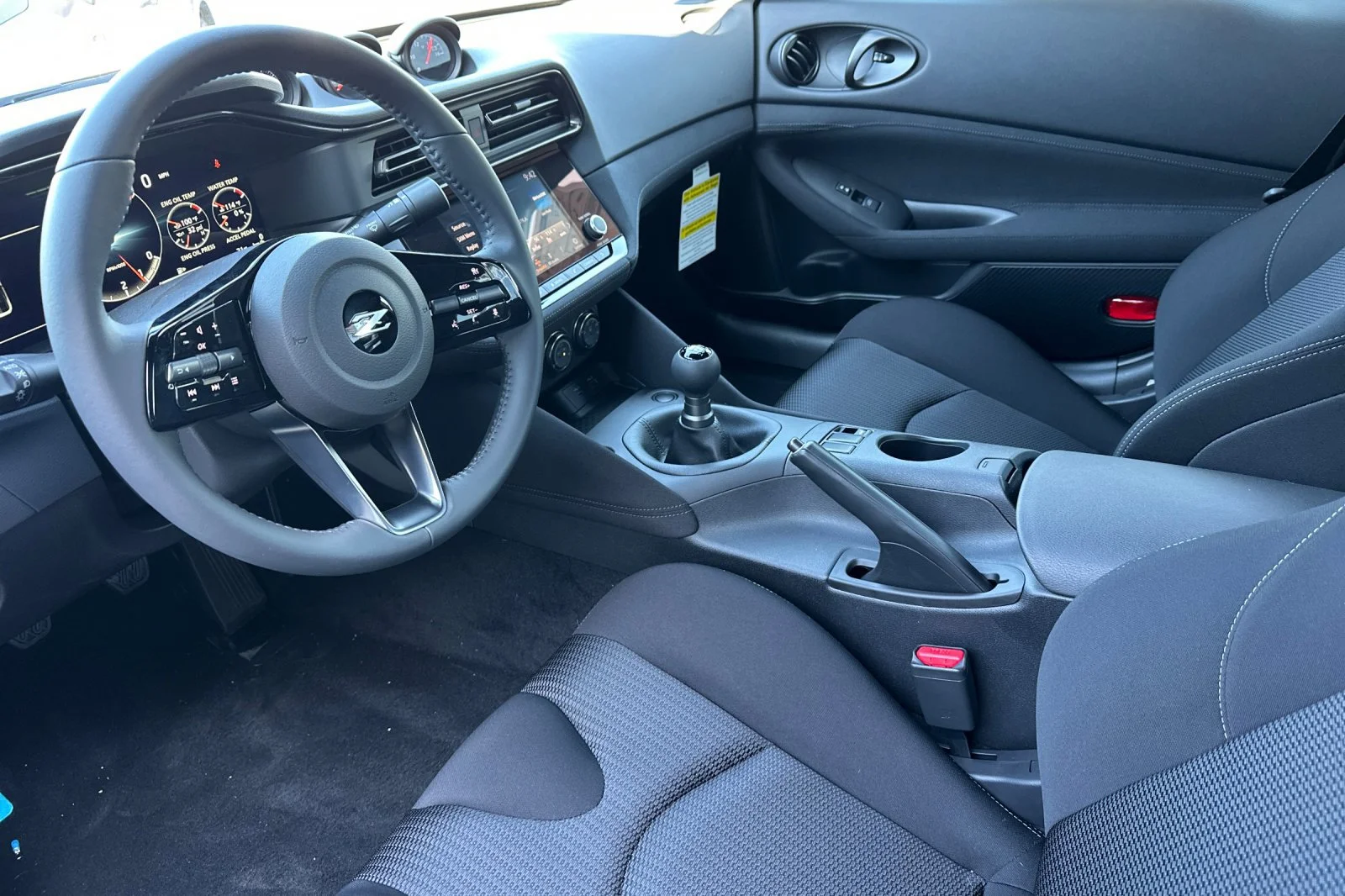 New 2026 Pearl White TriCoat / Super Black Two-tone Nissan Sport image 10