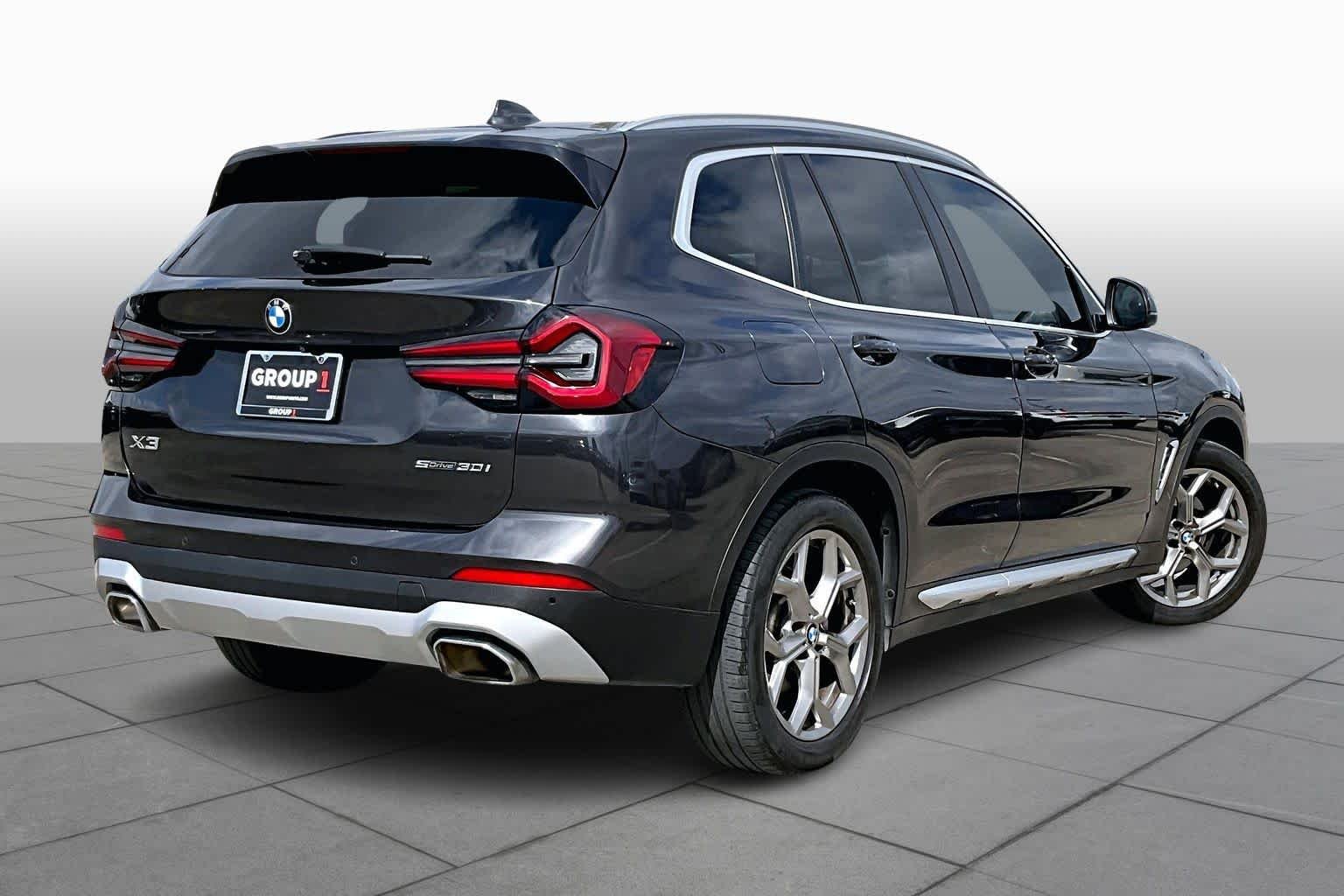 Used 2022 Jet Black BMW sDrive30i image 18