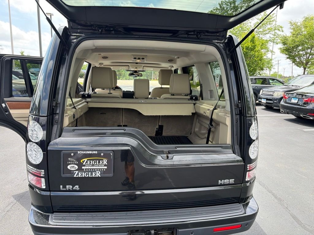 Used 2016 Santorini Black Metallic Land Rover HSE image 12