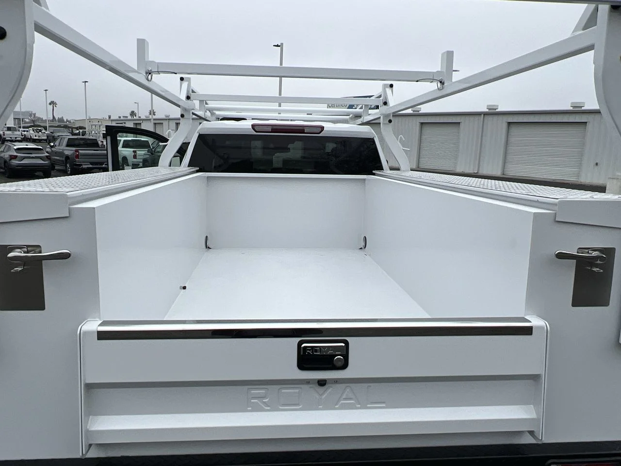 New 2026 Summit White Chevrolet WT image 57