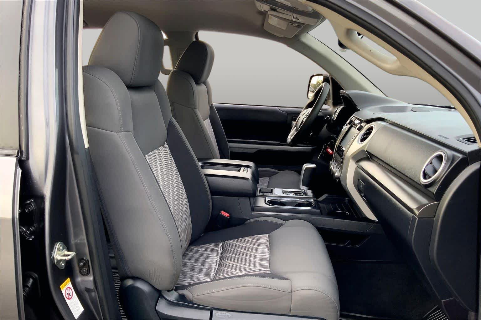 Used 2018 Magnetic Gray Metallic Toyota SR5 image 10