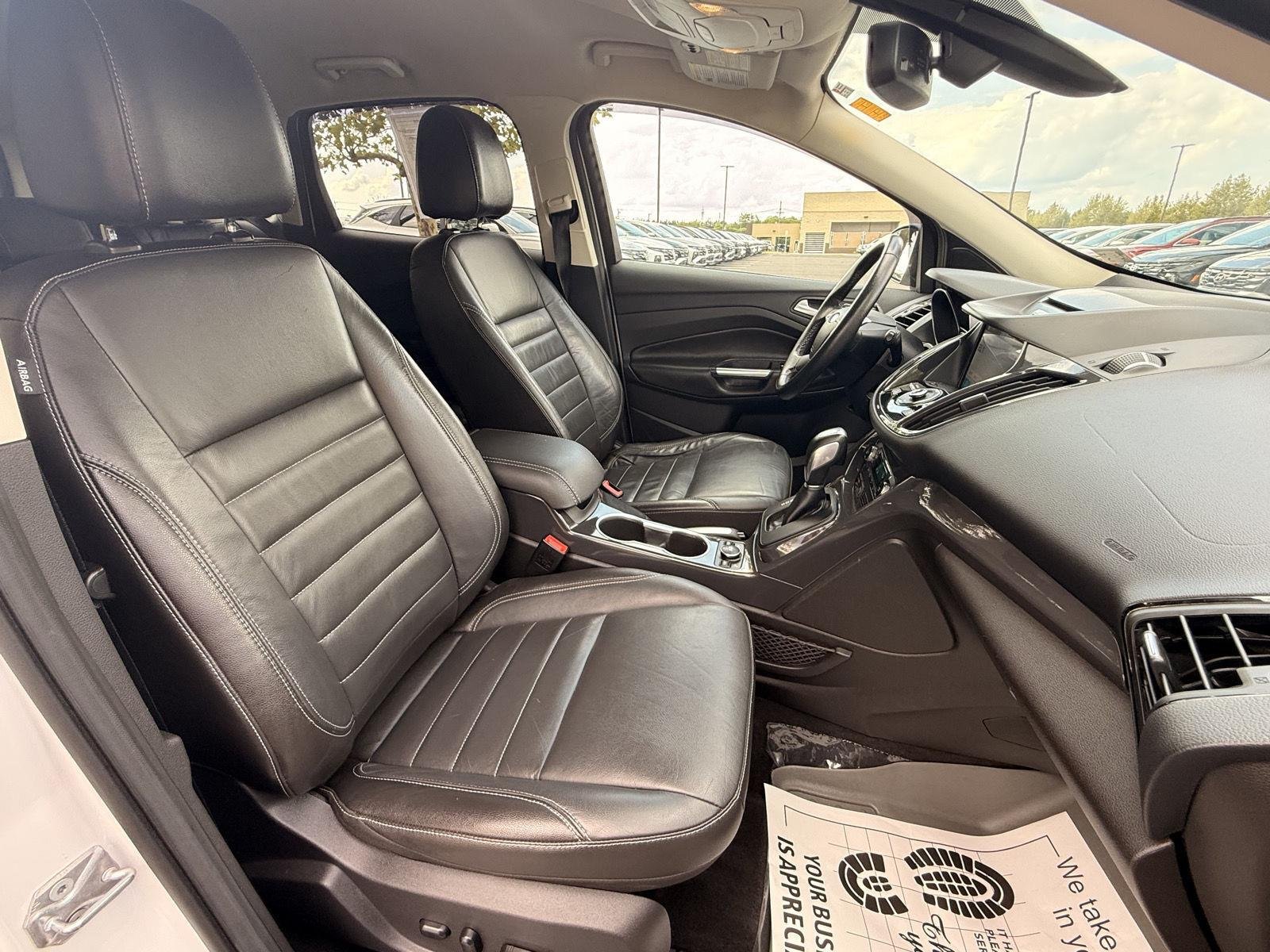Used 2016 White Platinum Metallic Tri-Coat Ford Titanium image 20