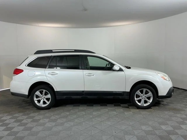 Used 2013 White Subaru 2.5i Premium image 4