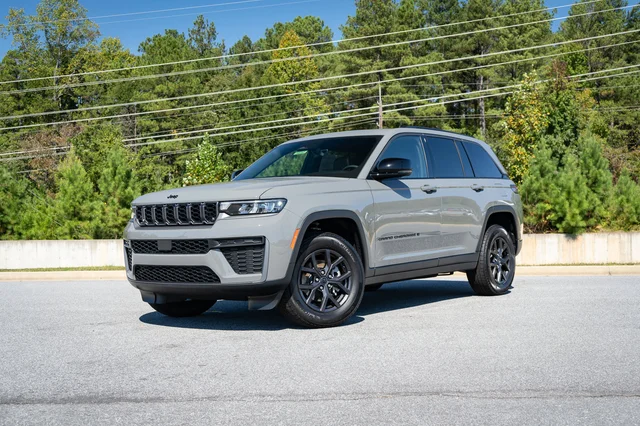 2027 Jeep Grand Cherokee Altitude