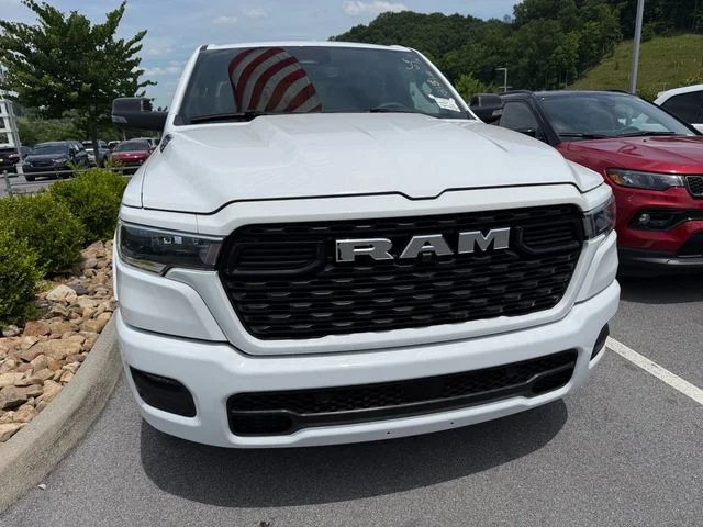 Used 2025 White Ram Big Horn/Lone Star image 11