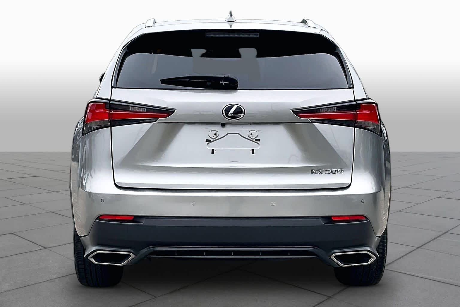 Used 2021 Atomic Silver Lexus  image 5