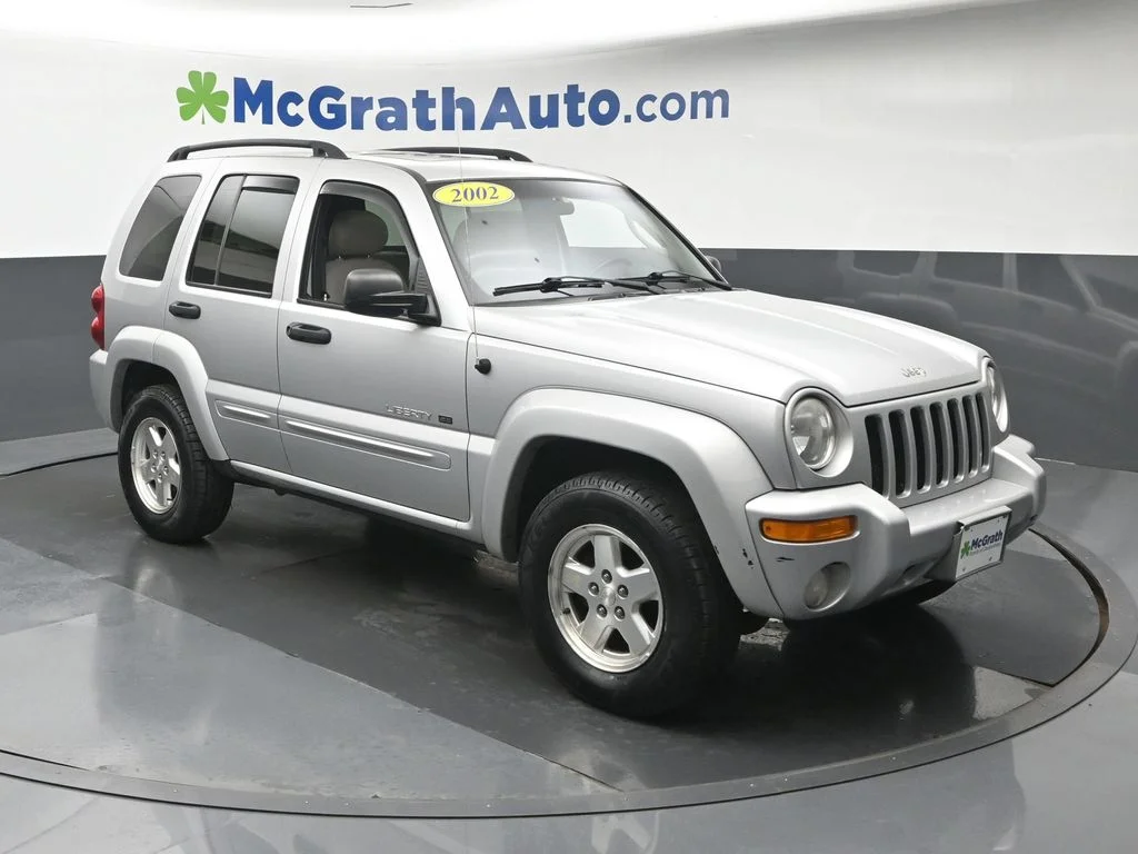 Used 2002 Silver Jeep Limited image 2