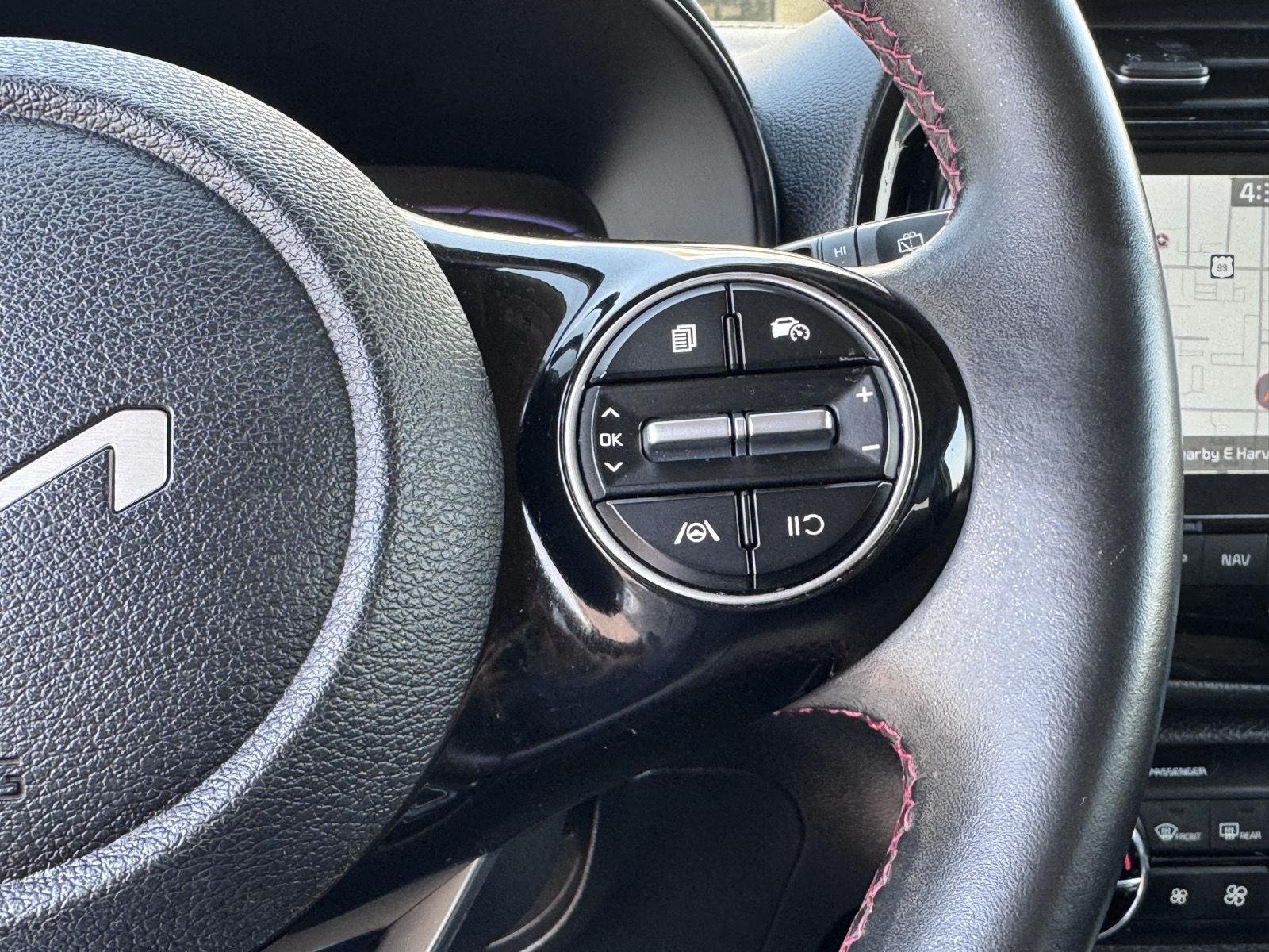 Used 2023 Gravity Gray Kia GT-Line image 30