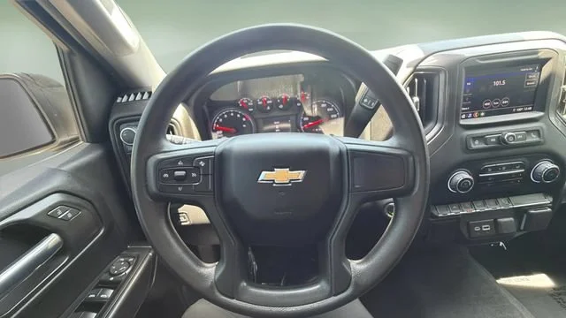 Used 2025 Summit White Chevrolet Custom image 9