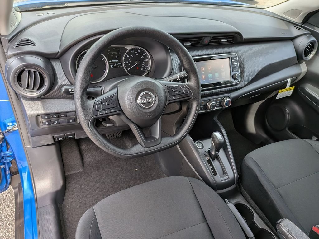 Used 2025 Blue Nissan S image 16