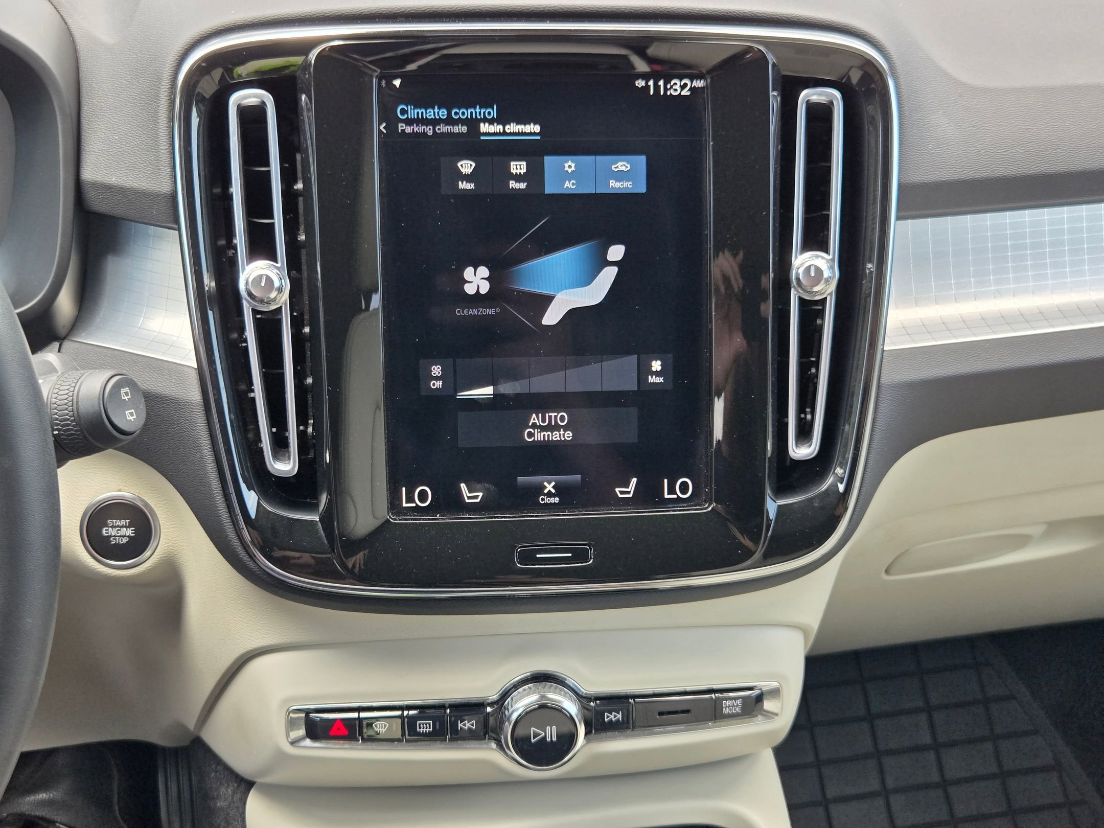 Used 2022 Denim Blue Metallic Volvo Momentum image 31