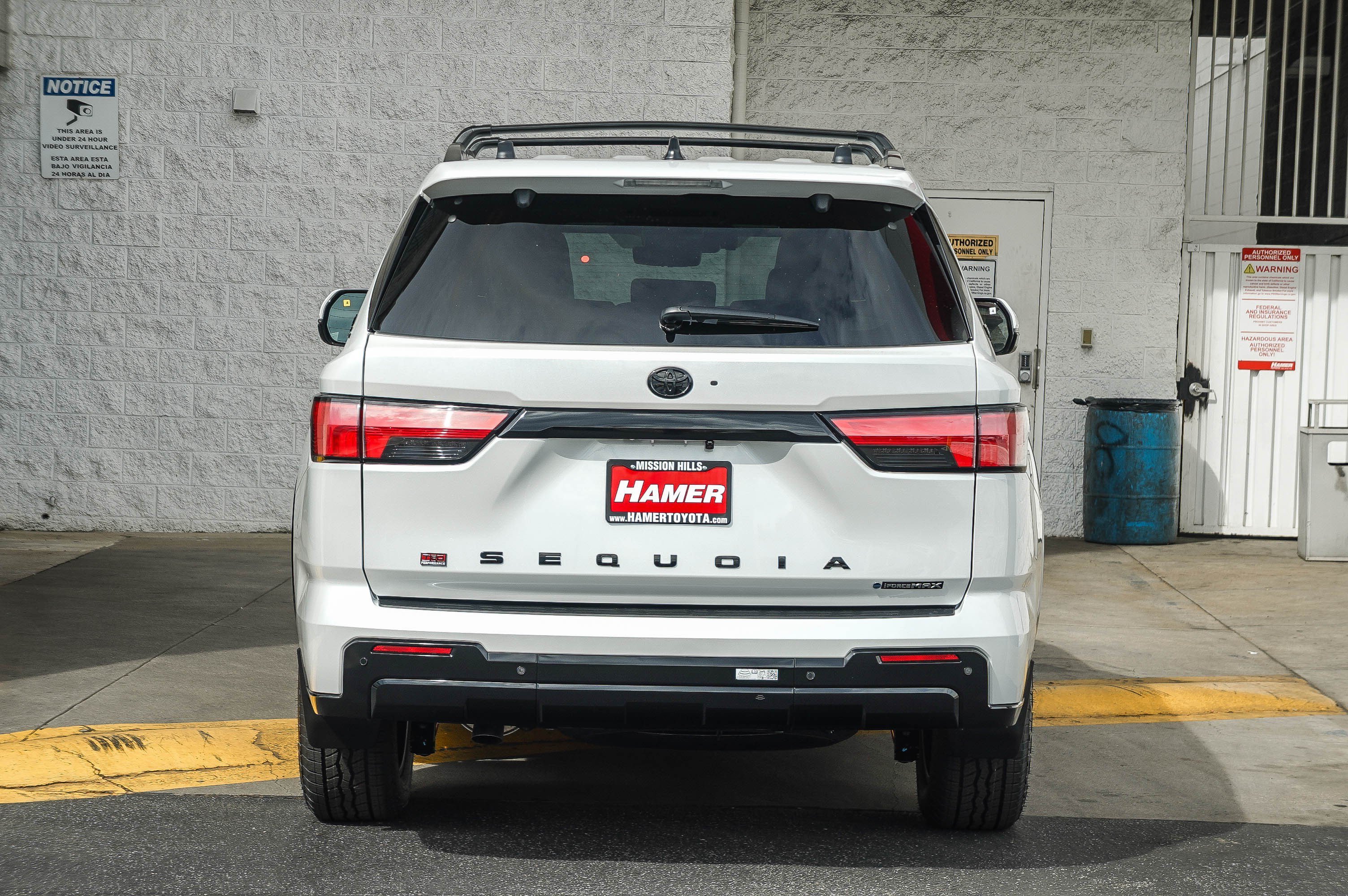 New 2026 Wind Chill Pearl <sup>1</sup> Toyota  Platinum image 5