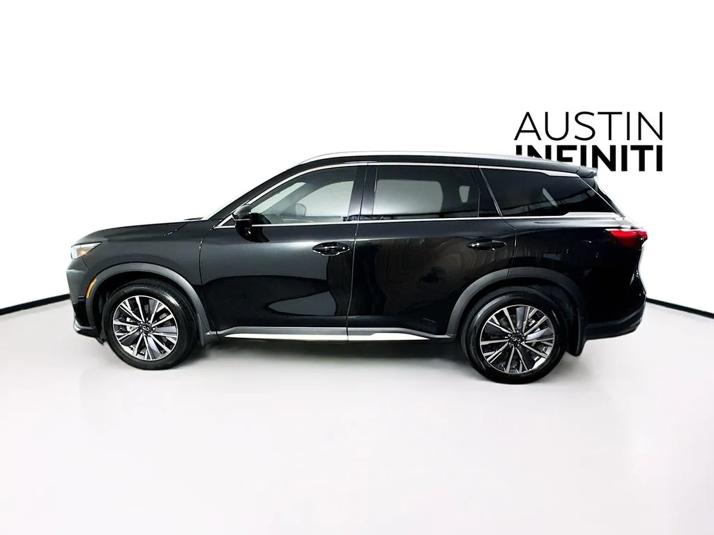 Certified Used 2026 Black INFINITI LUXE image 5