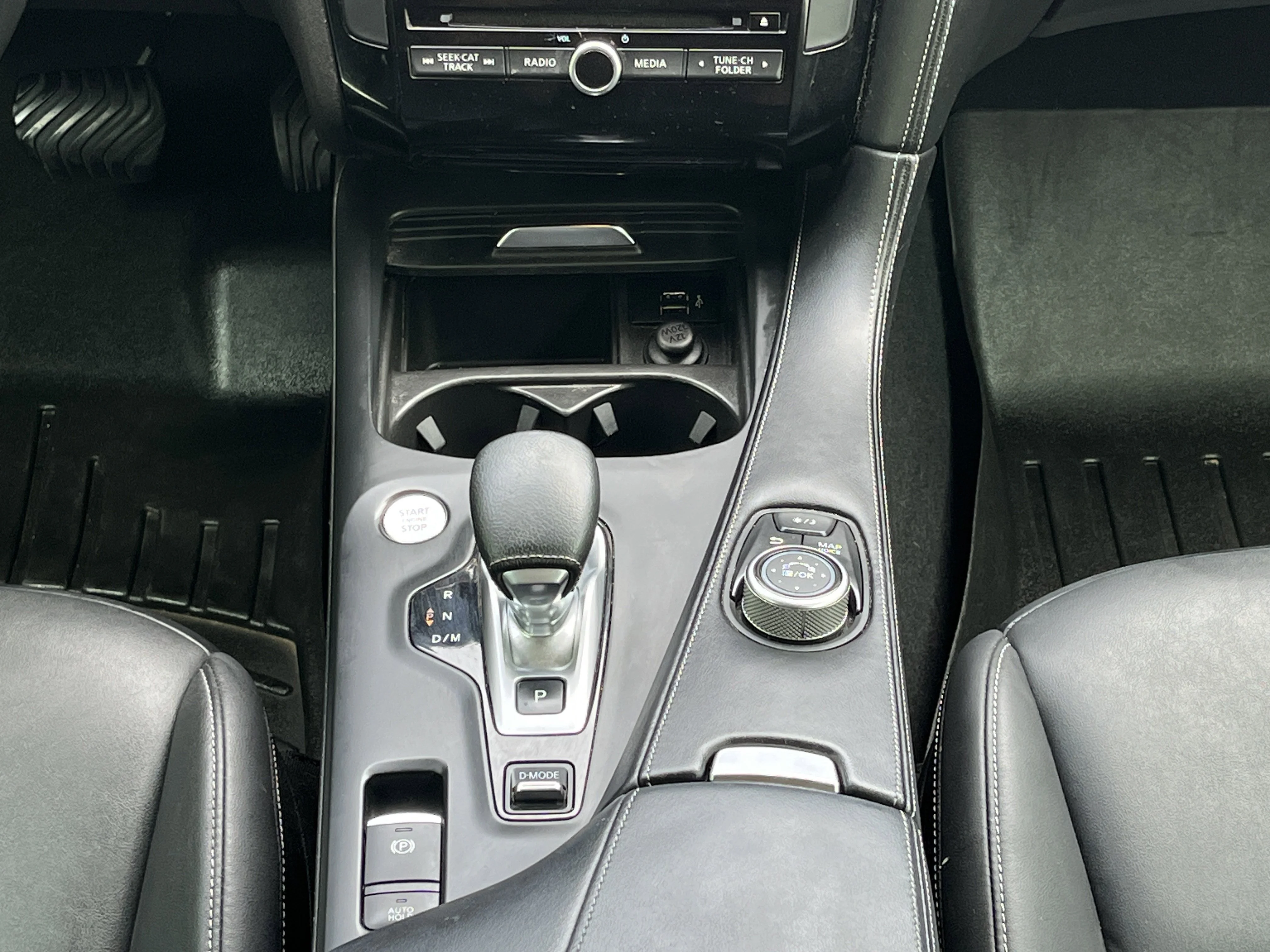 Used 2019 Graphite Shadow INFINITI LUXE image 6