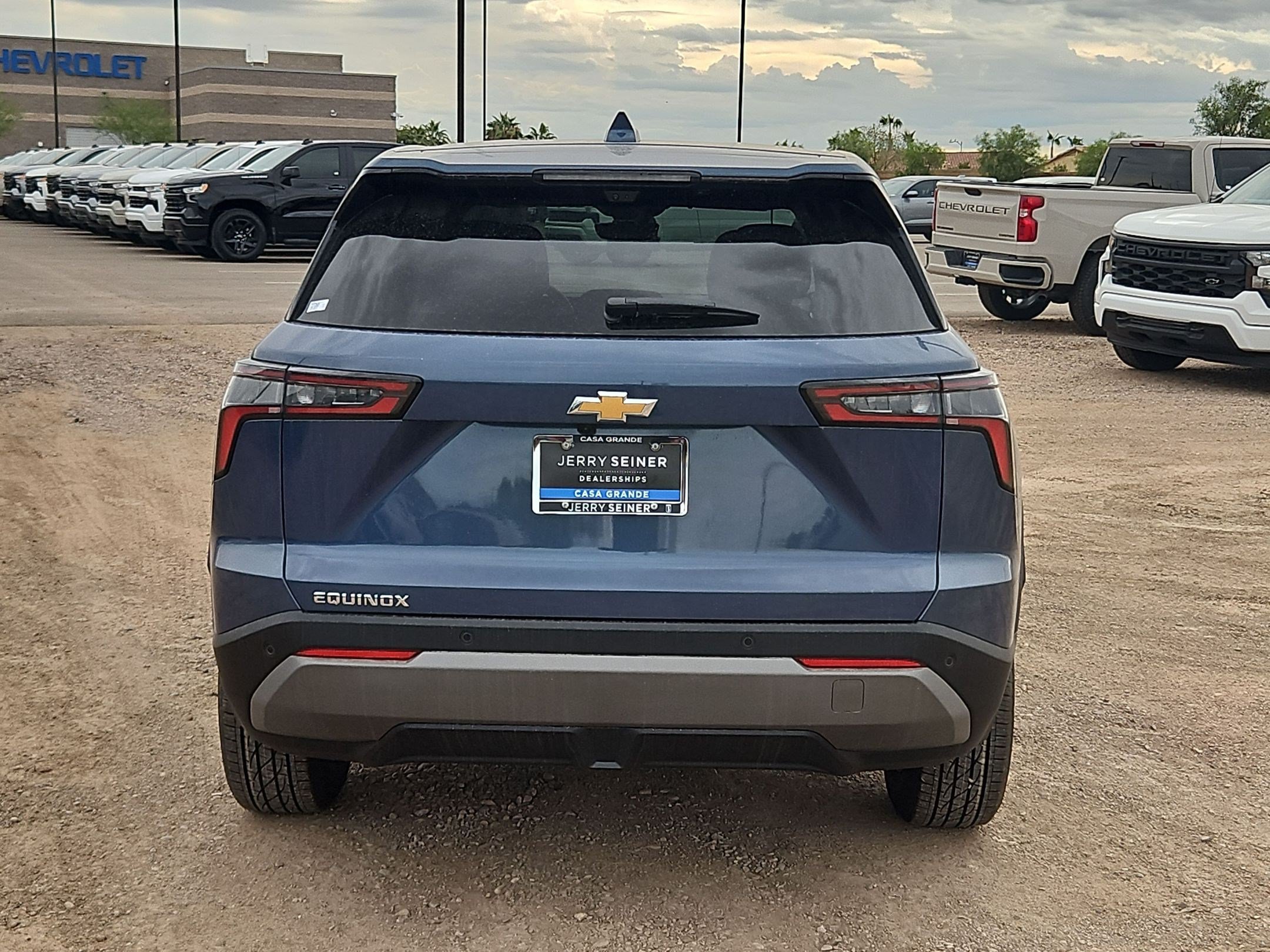 2027 Chevrolet Equinox LT - Photo 10