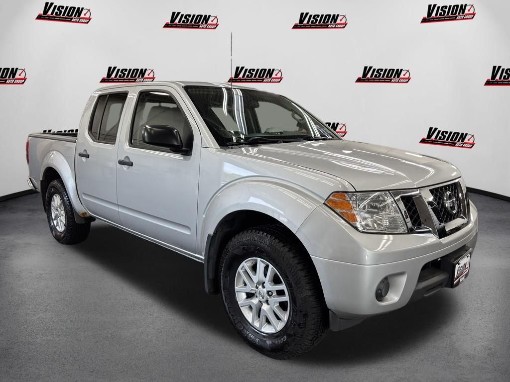 Used 2014 Silver Nissan SV image 3